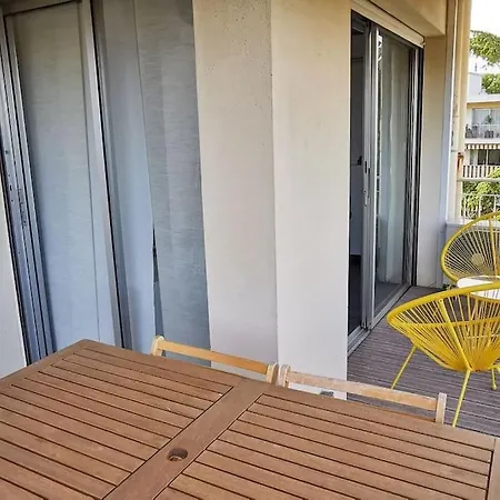Spacieux 2 Pieces Avec Terrasse, Clim Et Parking Antibes Exterior photo