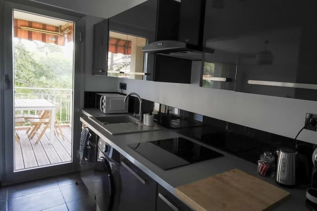 Appartement Spacieux 2 Pieces Avec Terrasse, Clim Et Parking