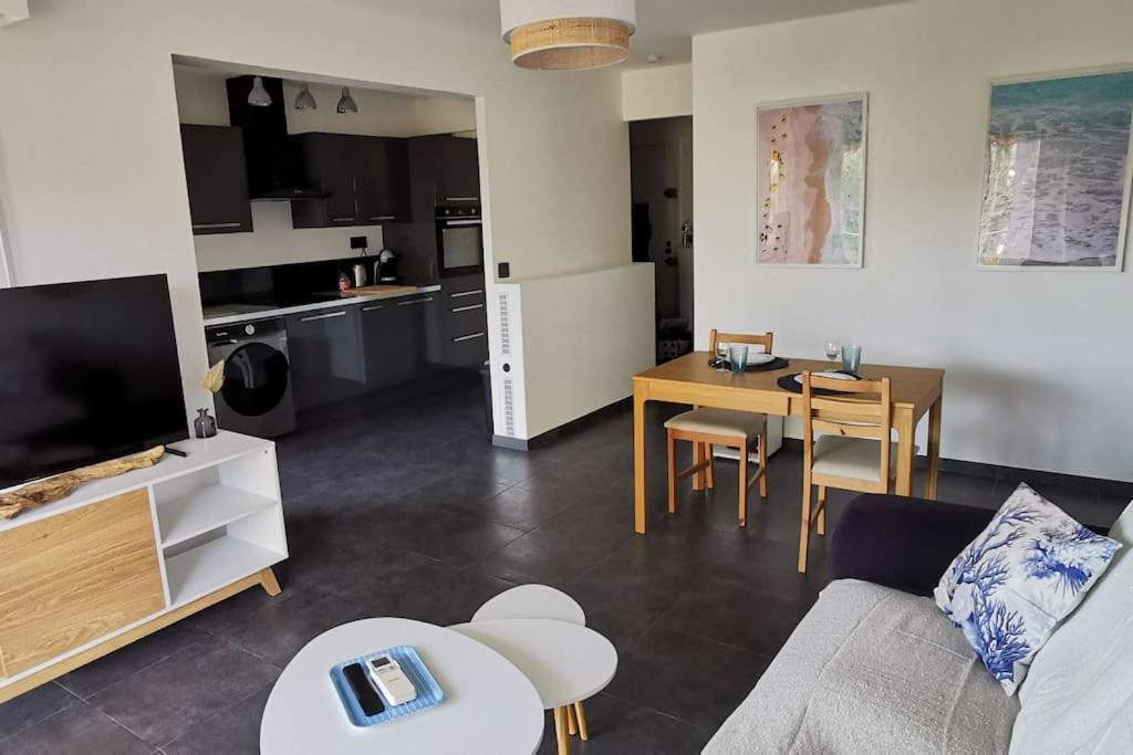 Spacieux 2 Pieces Avec Terrasse, Clim Et Parking *