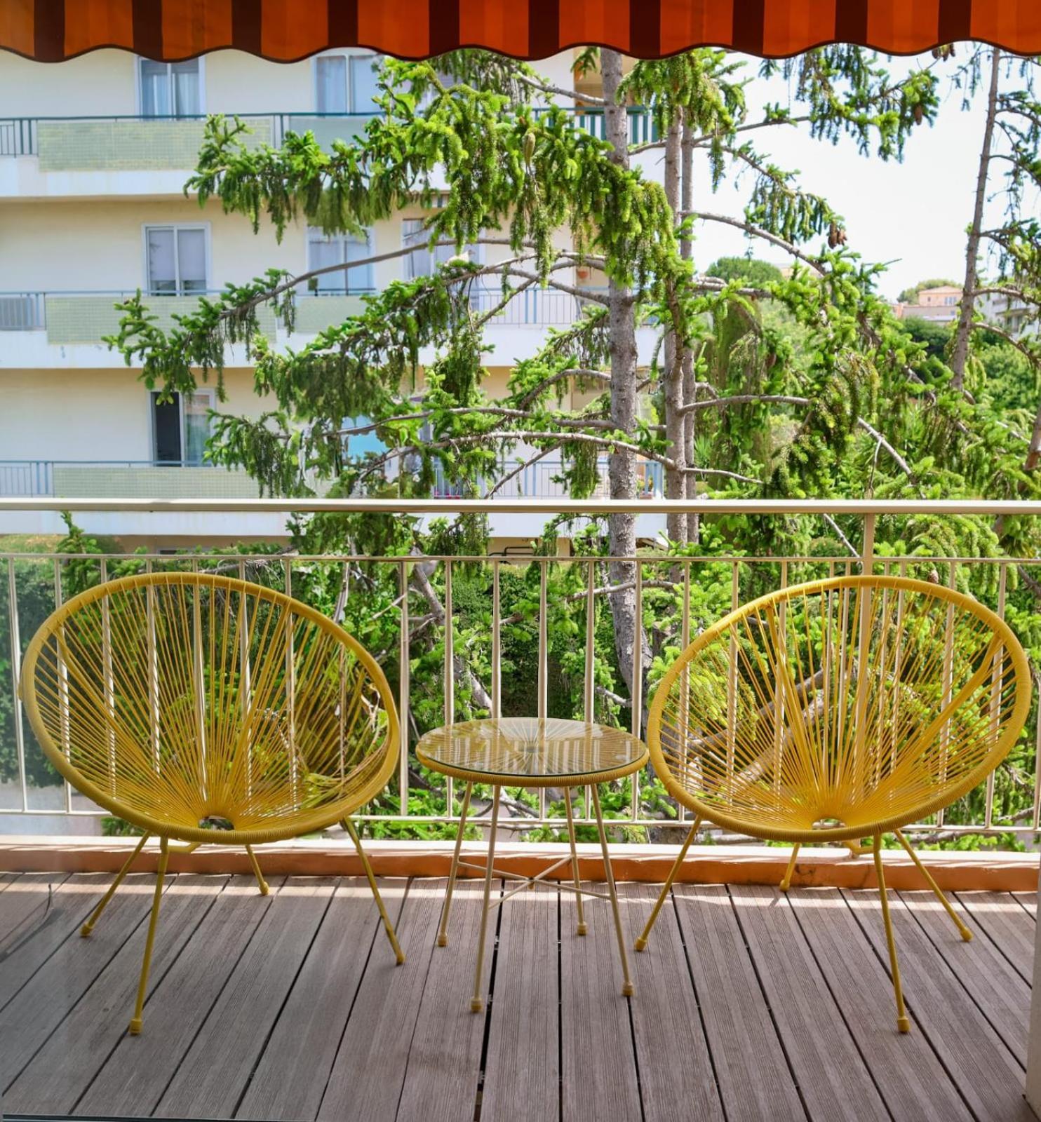 Spacieux 2 Pieces Avec Terrasse, Clim Et Parking * Antibes